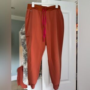 Terracotta size L high waisted Zamora joggers petite